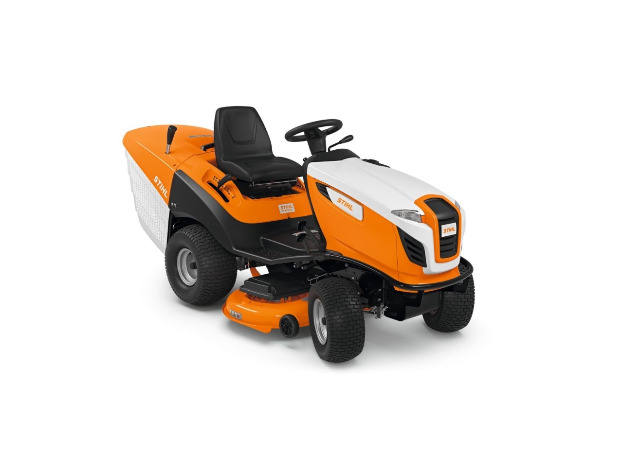 STIHL Aufsitzrasenmäher RT 6112 ZL vor weißem Hintergrund