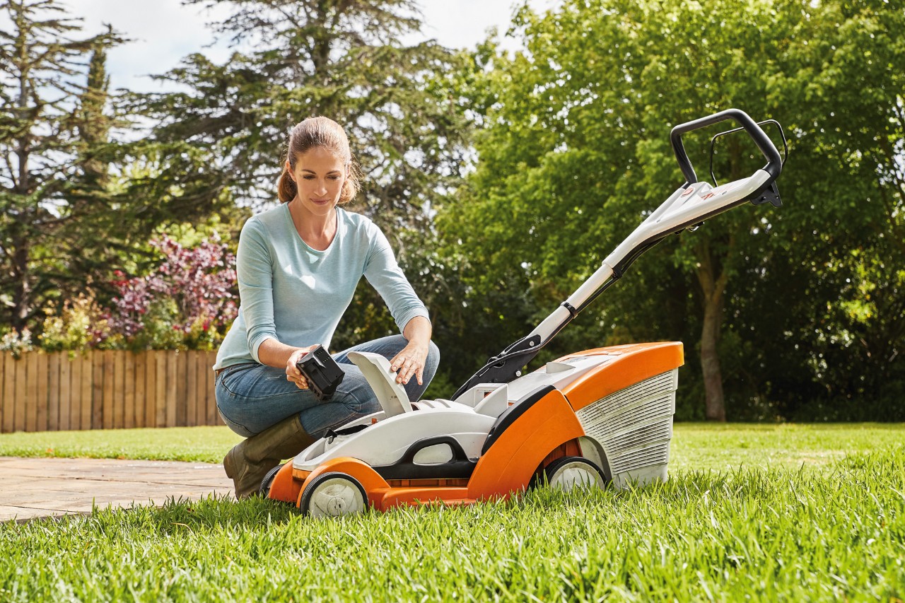 Richtig Rasenmähen mit dem STIHL Akku-Rasenmäher 339 C