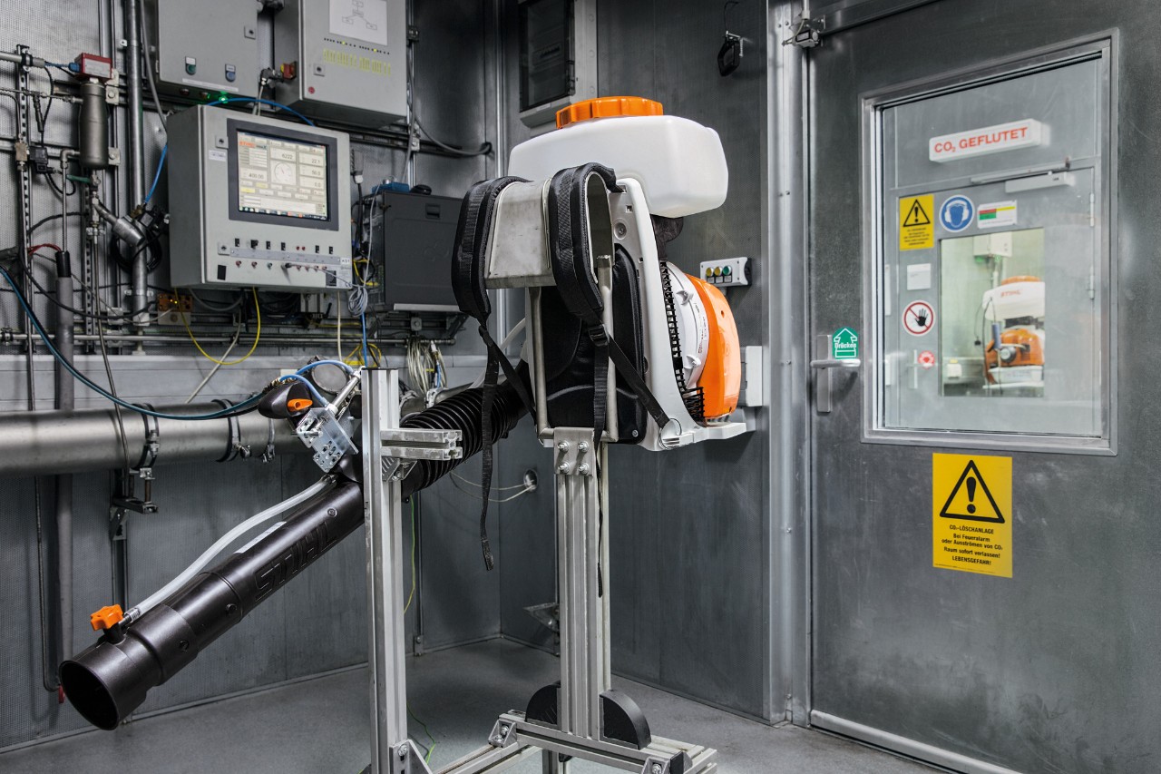 Überprüfung des CO2-Wertes eines STIHL Gerätes in der Entwicklung